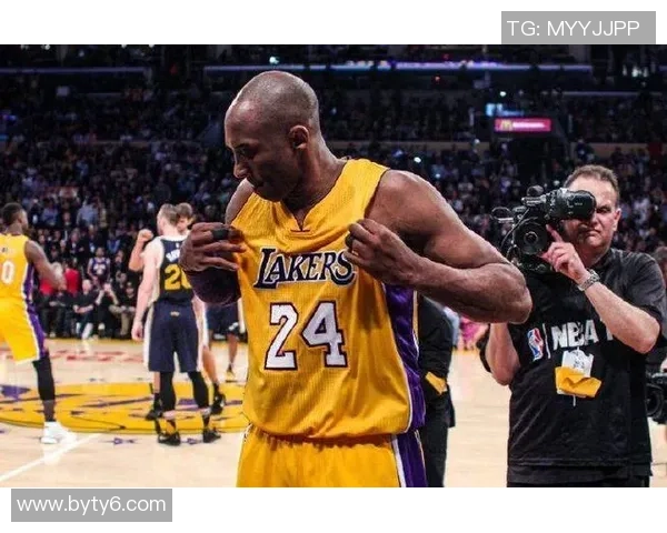 足球球星热爱篮球的背后故事视频揭示他们的跨界兴趣与篮球迷身份