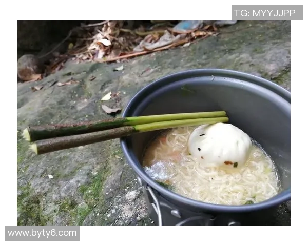 三名中国足球明星的成长轨迹与时代使命解析