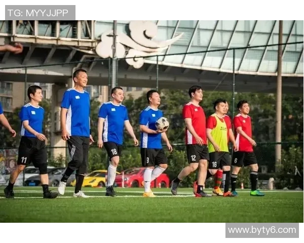 俄军事背景足球球星的传奇人生与运动成就探索 俄军事背景足球球星的传奇人生与运动成就探索